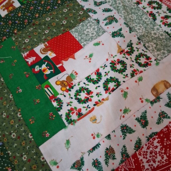 Vintage Handmade Christmas Quilt Tree Skirt Fabric Bundle Instructions Unfinishe - Picture 8 of 10